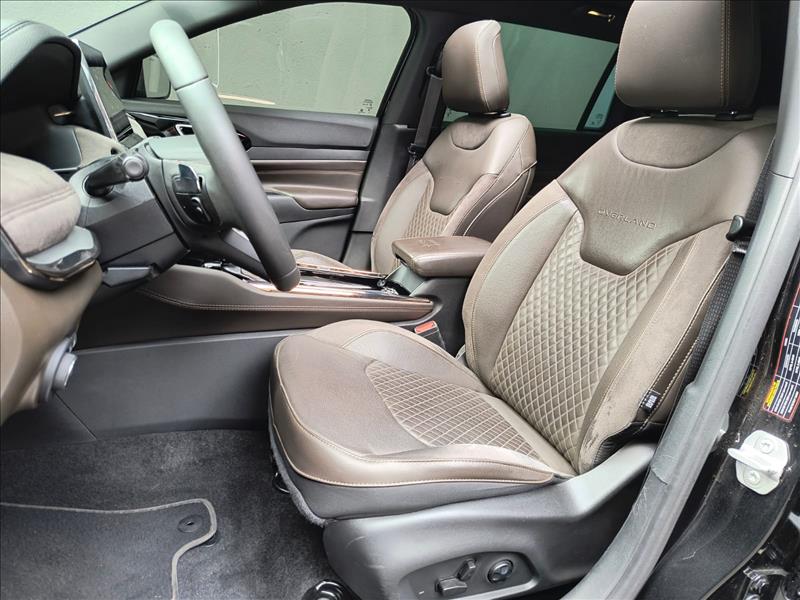 Jeep-COMMANDER-1.3 T270 Turbo Overland