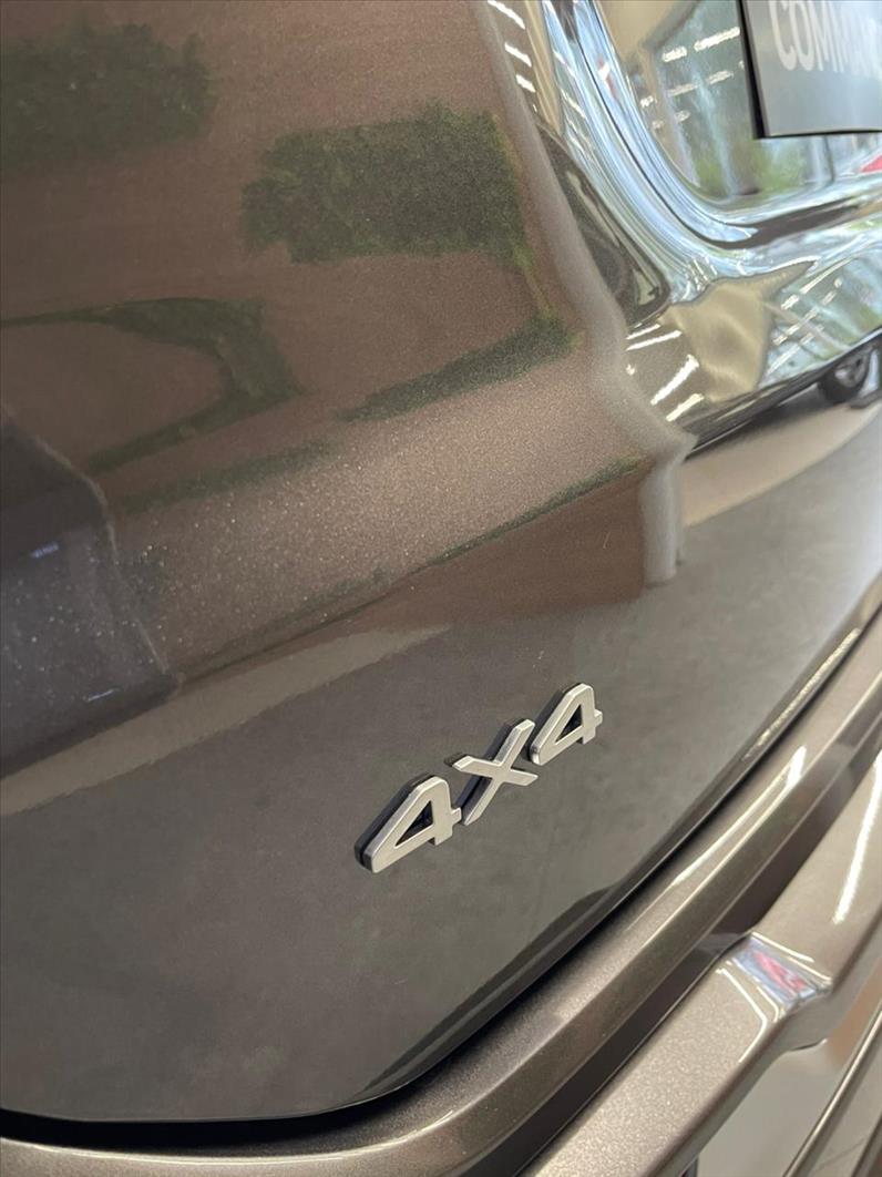 Jeep-COMMANDER-2.0 Hurricane 4 Turbo Overland