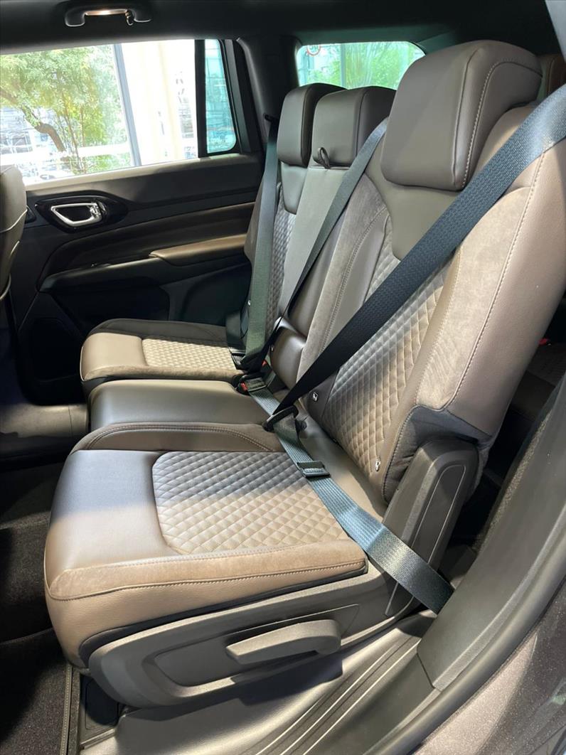 Jeep-COMMANDER-2.0 Hurricane 4 Turbo Overland