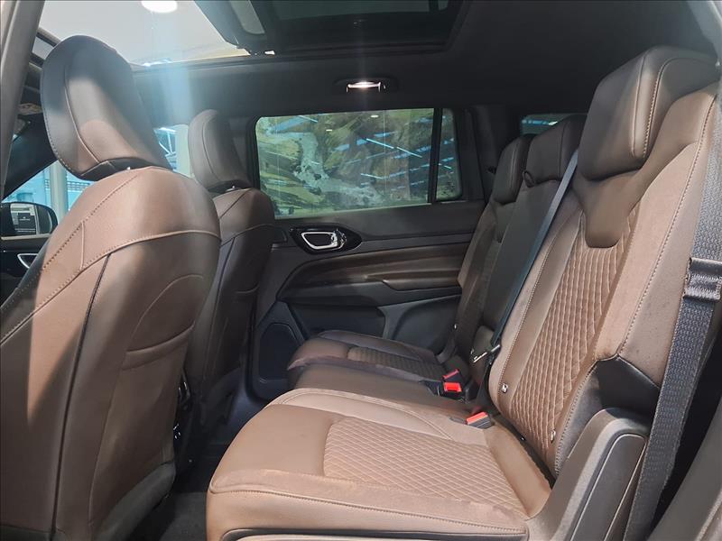 Jeep-COMMANDER-1.3 T270 Turbo Overland