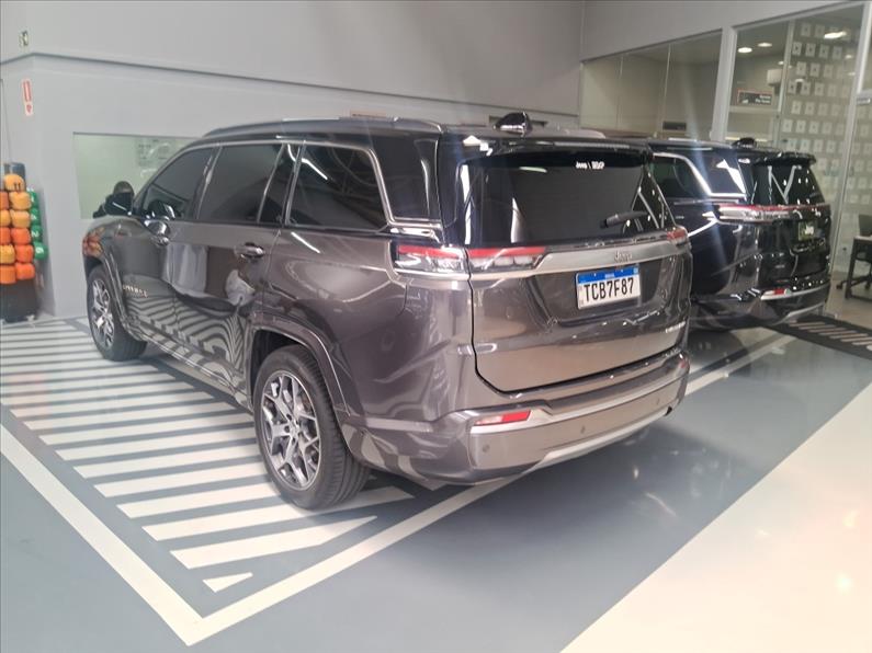 Jeep-COMMANDER-1.3 T270 Turbo Overland