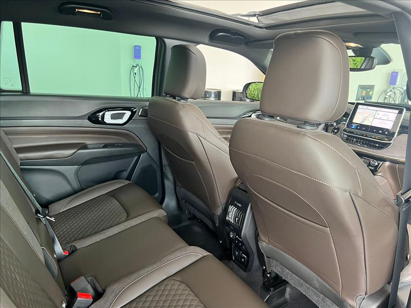 Jeep-COMMANDER-2.2 Turbo Overland