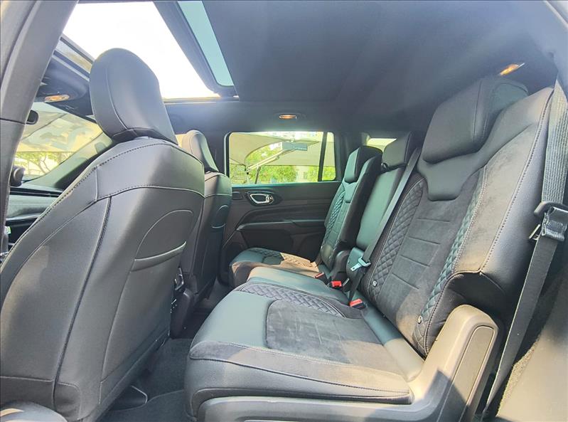 Jeep-COMMANDER-2.0 Hurricane 4 Turbo Blackhawk