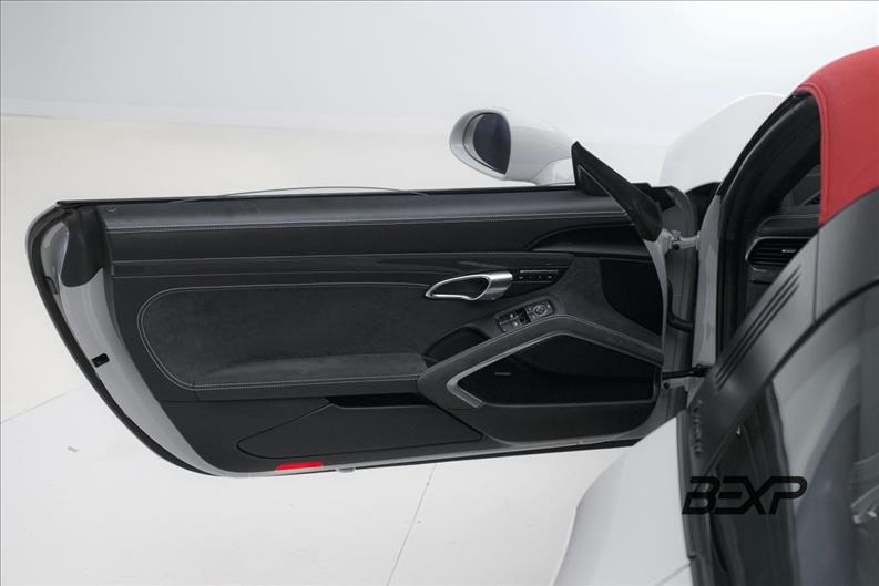 Porsche-911-3.0 24V H6 Targa 4 GTS PDK