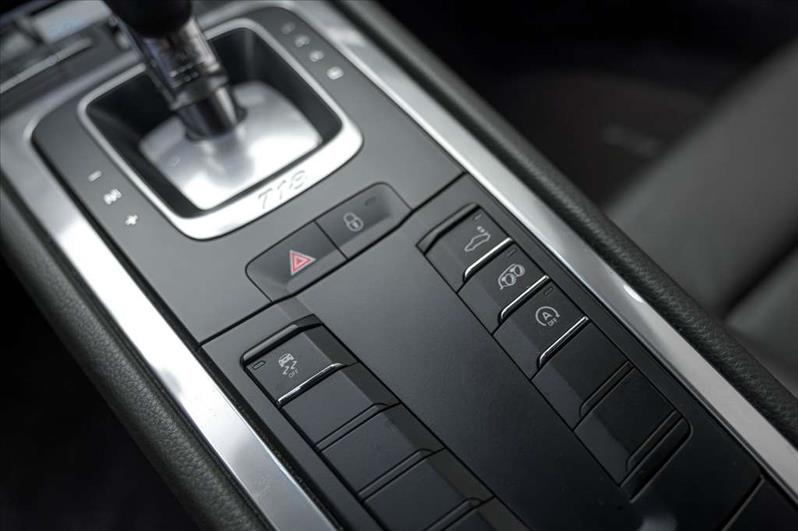 Porsche-718-2.0 16V H4 Cayman