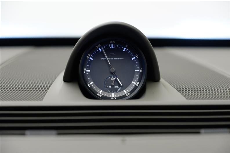 Porsche-PANAMERA-4.0 V8 E-hybrid Turbo S