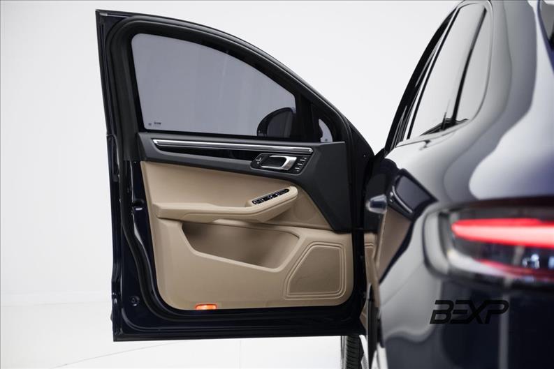 Porsche-MACAN-2.0 Turbo