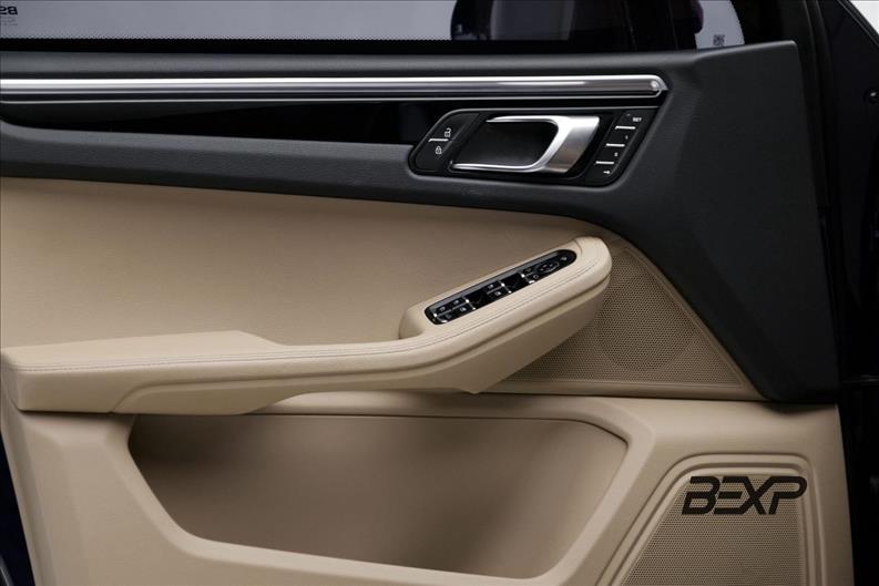 Porsche-MACAN-2.0 Turbo