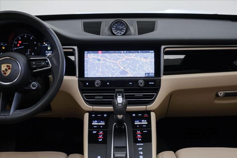 Porsche-MACAN-2.0 Turbo