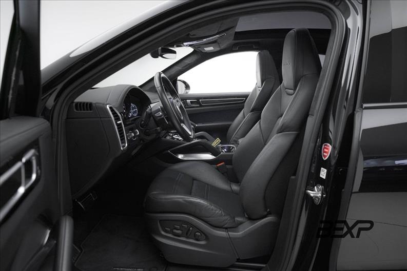 Porsche-CAYENNE-4.0 V8 E-hybrid Turbo S Coupé AWD S