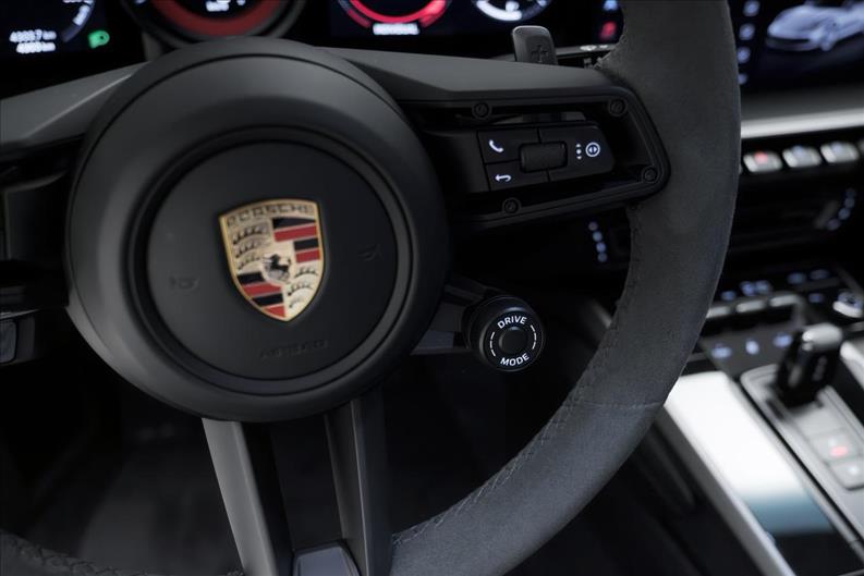 Porsche-911-3.0 24V H6 Carrera S