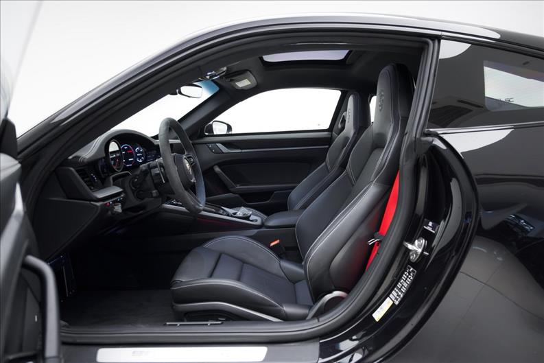 Porsche-911-3.0 24V H6 Carrera S