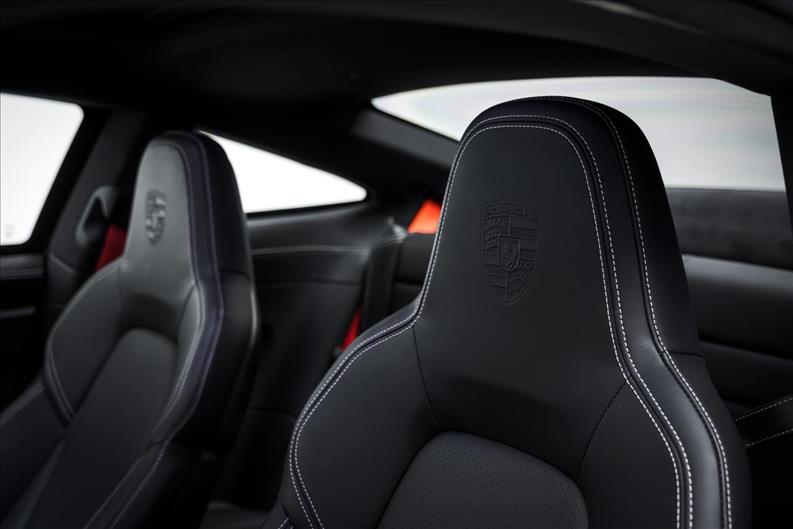 Porsche-911-3.0 24V H6 Carrera S