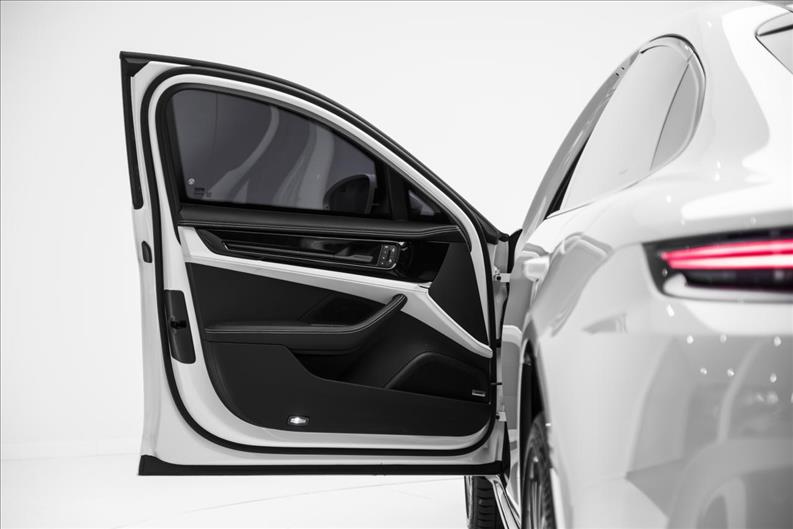 Porsche-PANAMERA-2.9 V6 E-hybrid 4