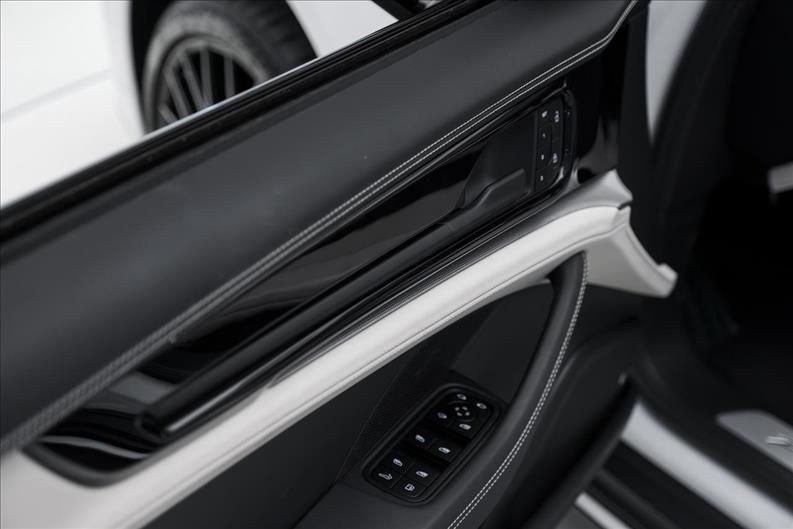 Porsche-PANAMERA-2.9 V6 E-hybrid 4