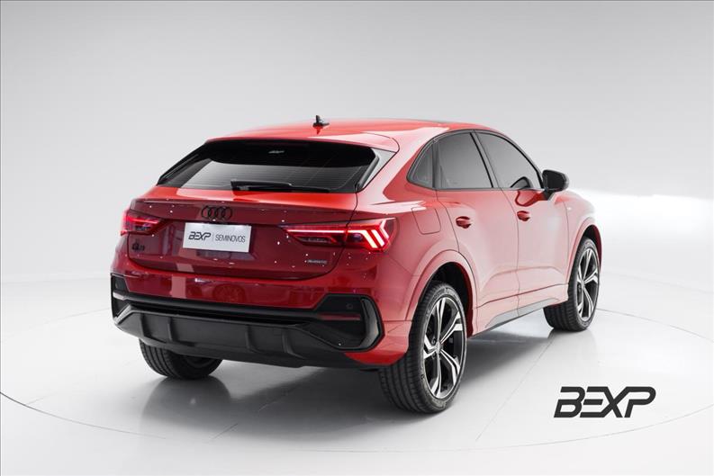 Audi-Q3-2.0 40 TFSI Sportback Performance Black Plus Quattro