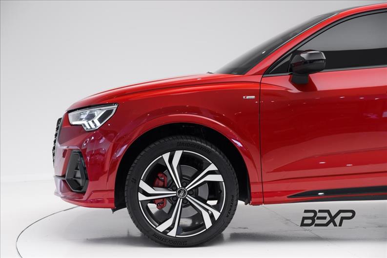 Audi-Q3-2.0 40 TFSI Sportback Performance Black Plus Quattro