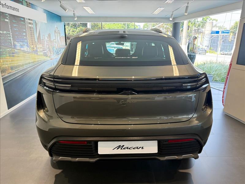 Porsche-MACAN-Turbo