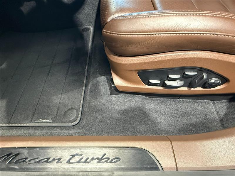 Porsche-MACAN-Turbo
