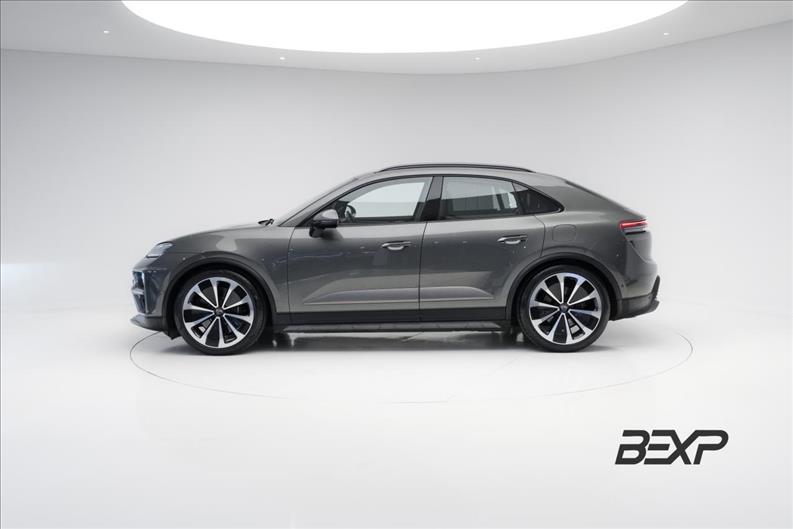 Porsche-MACAN-Turbo