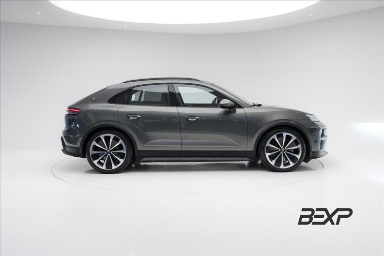 Porsche-MACAN-Turbo