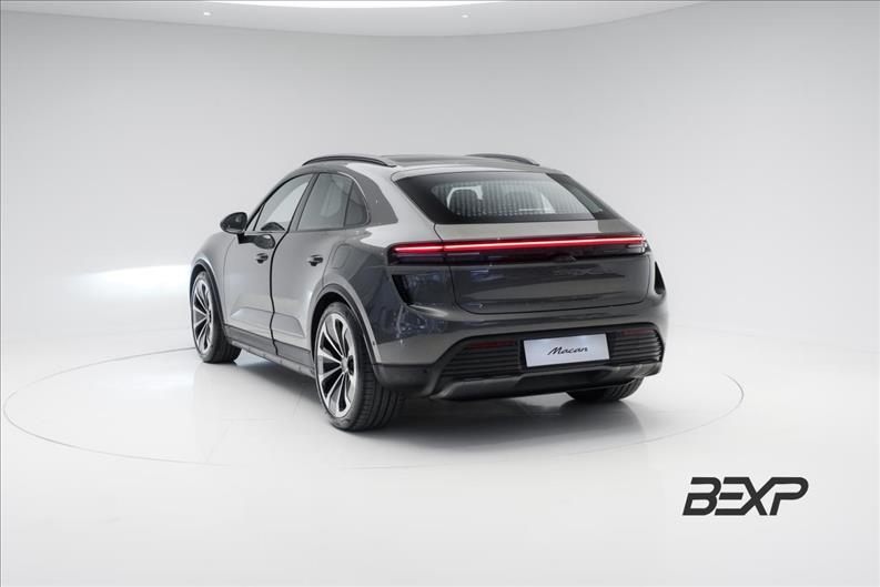 Porsche-MACAN-Turbo