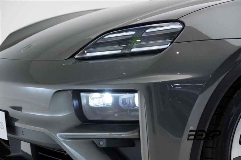 Porsche-MACAN-Turbo