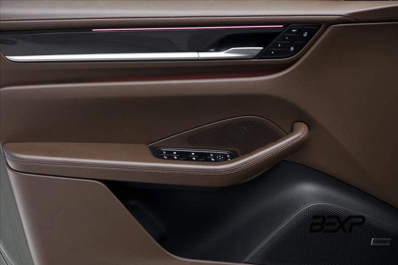 Porsche-MACAN-Turbo
