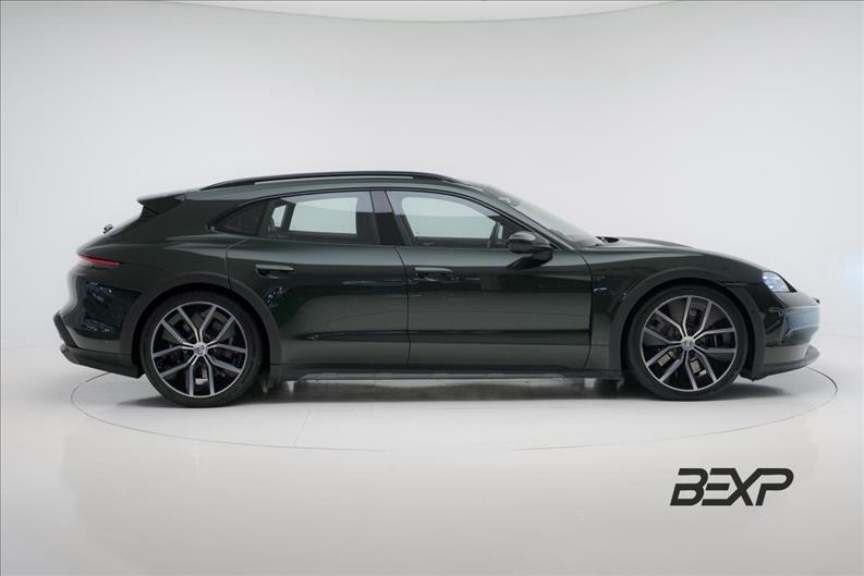 Porsche-TAYCAN-4 Cross Turismo