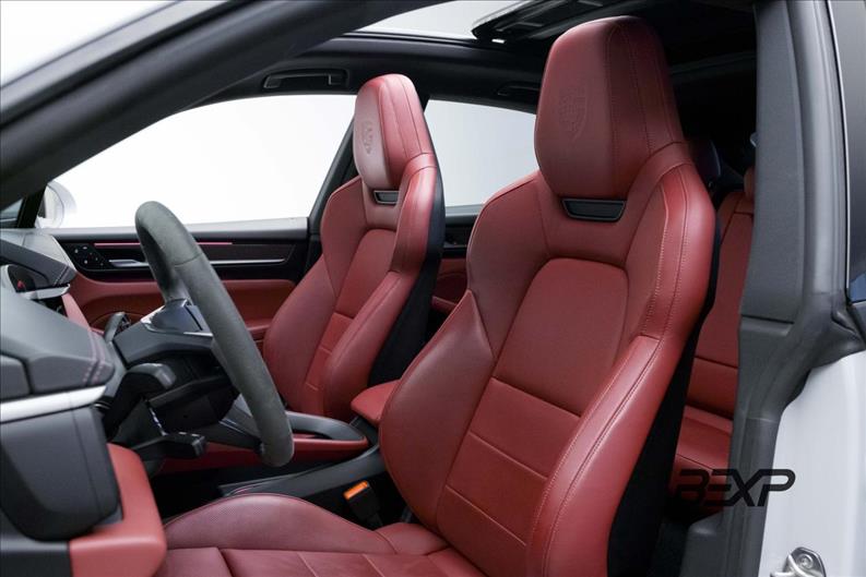 Porsche-MACAN-4