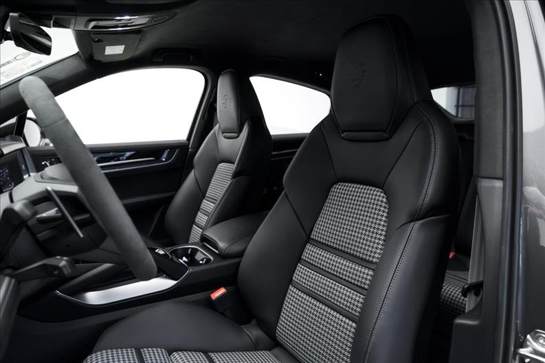 Porsche-CAYENNE-3.0 V6 E-hybrid Coupé AWD S