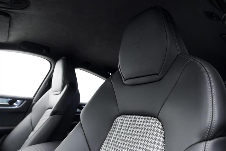 Porsche-CAYENNE-3.0 V6 E-hybrid Coupé AWD S