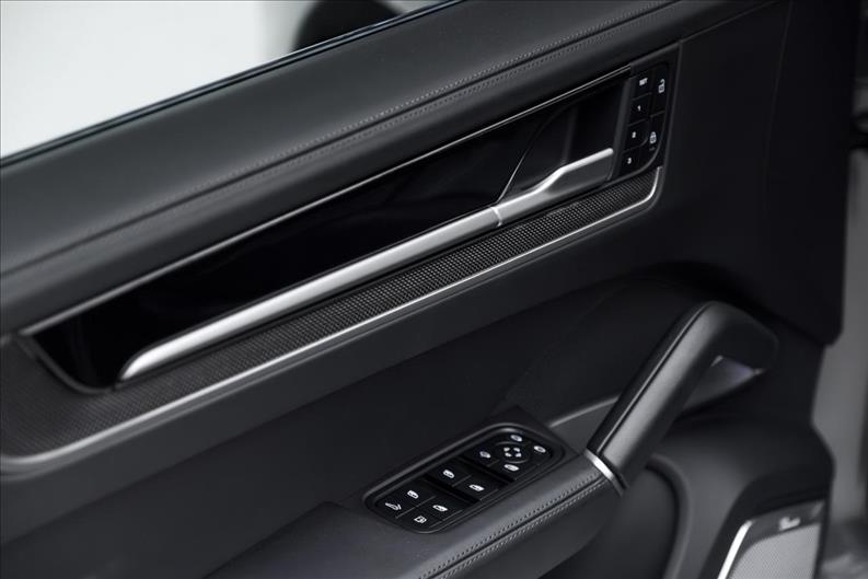 Porsche-CAYENNE-3.0 V6 E-hybrid Coupé AWD S