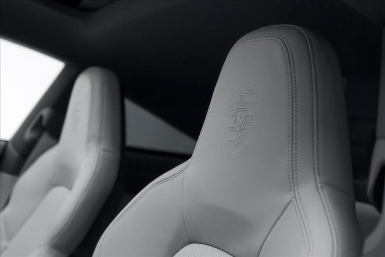 Porsche-911-3.0 24V H6 Carrera GTS