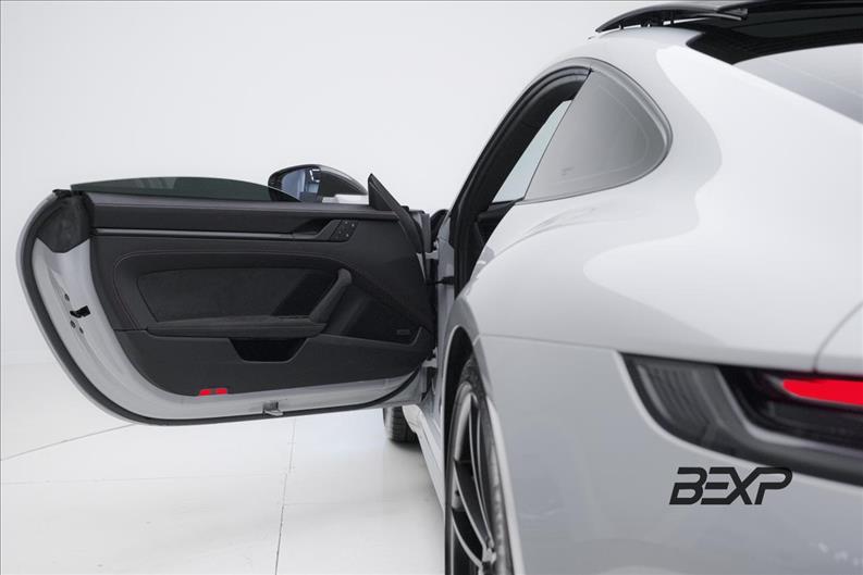 Porsche-911-3.0 24V H6 Carrera 4 GTS