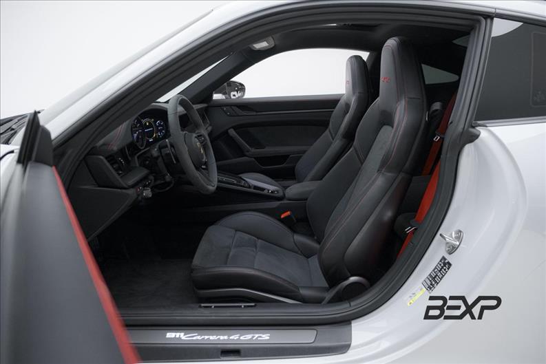 Porsche-911-3.0 24V H6 Carrera 4 GTS