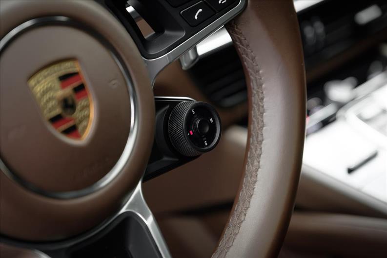 Porsche-CAYENNE-3.0 V6 E-hybrid Coupé Platinum Edition AWD S