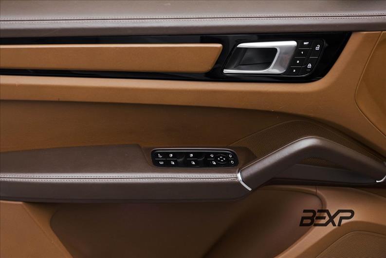 Porsche-CAYENNE-3.0 V6 E-hybrid Platinum Edition AWD S