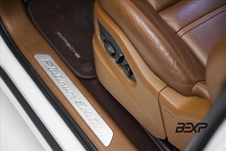 Porsche-CAYENNE-3.0 V6 E-hybrid Platinum Edition AWD S