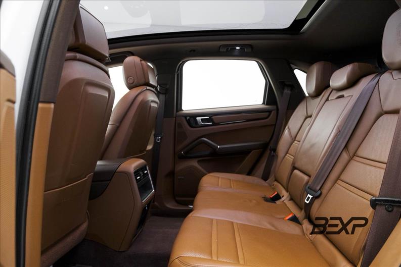 Porsche-CAYENNE-3.0 V6 E-hybrid Platinum Edition AWD S