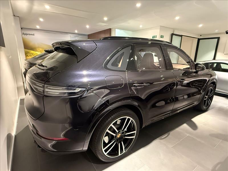 Porsche-CAYENNE-4.0 V8 Turbo AWD S