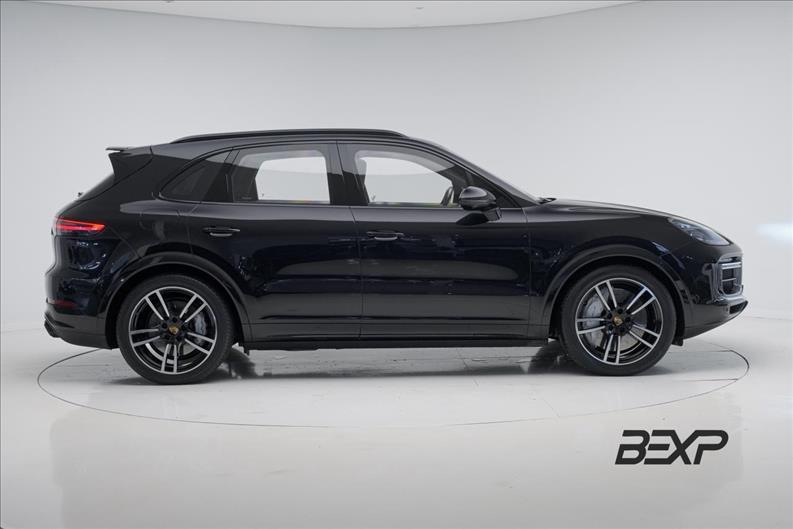 Porsche-CAYENNE-4.0 V8 Turbo AWD S