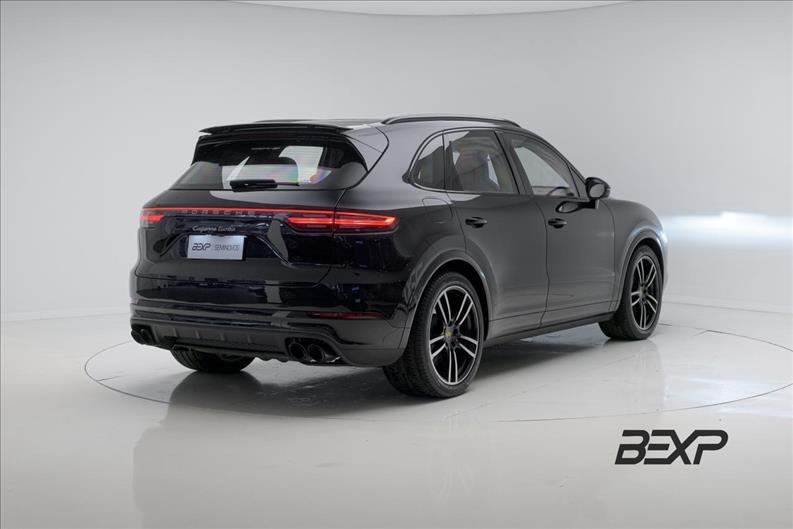 Porsche-CAYENNE-4.0 V8 Turbo AWD S