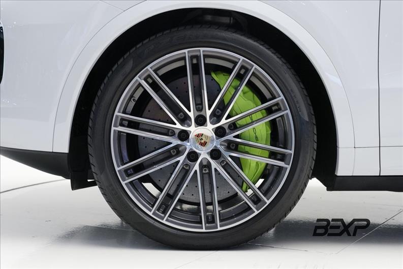 Porsche-CAYENNE-4.0 V8 E-hybrid Turbo S AWD S