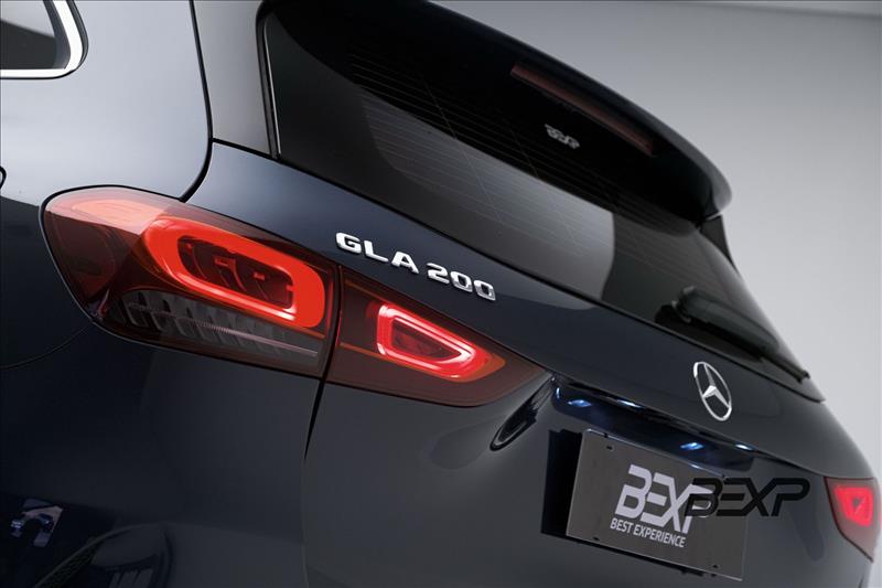 MERCEDES BENZ-GLA 200-1.3 GCI AMG Line 7g-dct
