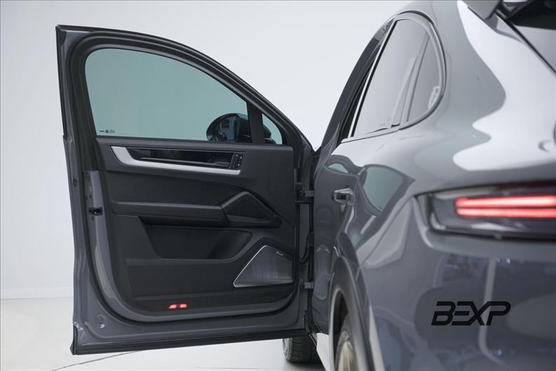 Porsche-CAYENNE-4.0 V8 Turbo GT Coupé AWD S