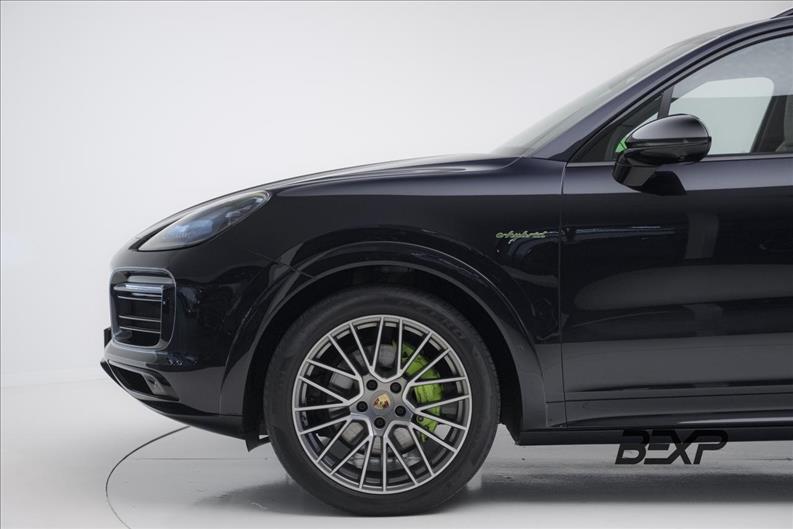 Porsche-CAYENNE-3.0 V6 E-hybrid Platinum Edition AWD S