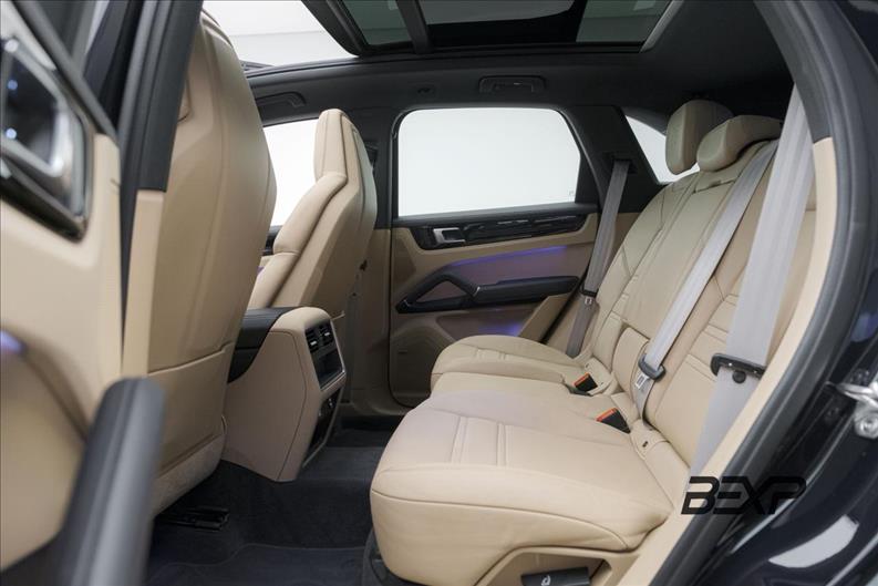 Porsche-CAYENNE-3.0 V6 E-hybrid Platinum Edition AWD S