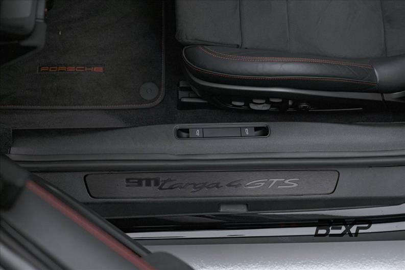 Porsche-911-3.0 24V H6 Targa 4 GTS