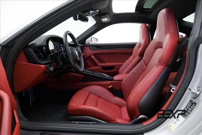 Porsche-911-3.0 24V H6 Carrera GTS